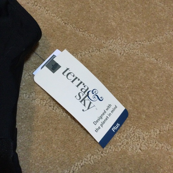 Terra & Sky NWT Twist with Mesh Inset One-Piece Swimsuit, 1X (16W-18W) - Picture 6 of 14